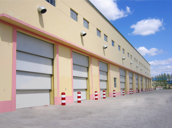 分段提升門.jpg 分段提升門.jpg