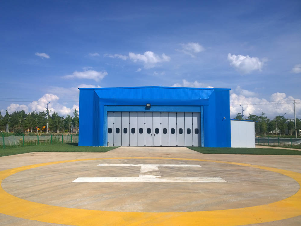 飛機(jī)庫(kù)門.jpg 飛機(jī)庫(kù)門.jpg