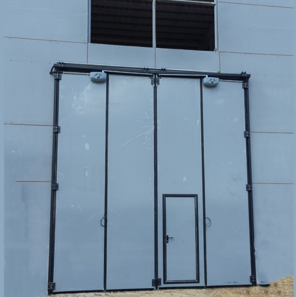 昆明地鐵折疊門.jpg 昆明地鐵折疊門.jpg